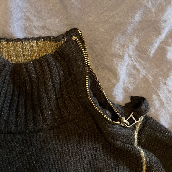 Vince 2 Tone Sweater - Size: S - Picture 3 of 14